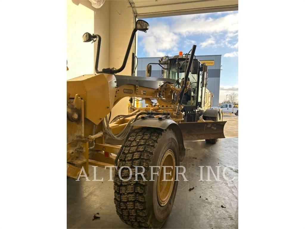CAT 140M3 Tiehöylät