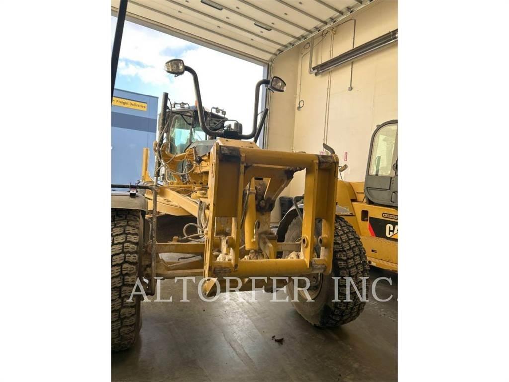 CAT 140M3 Tiehöylät
