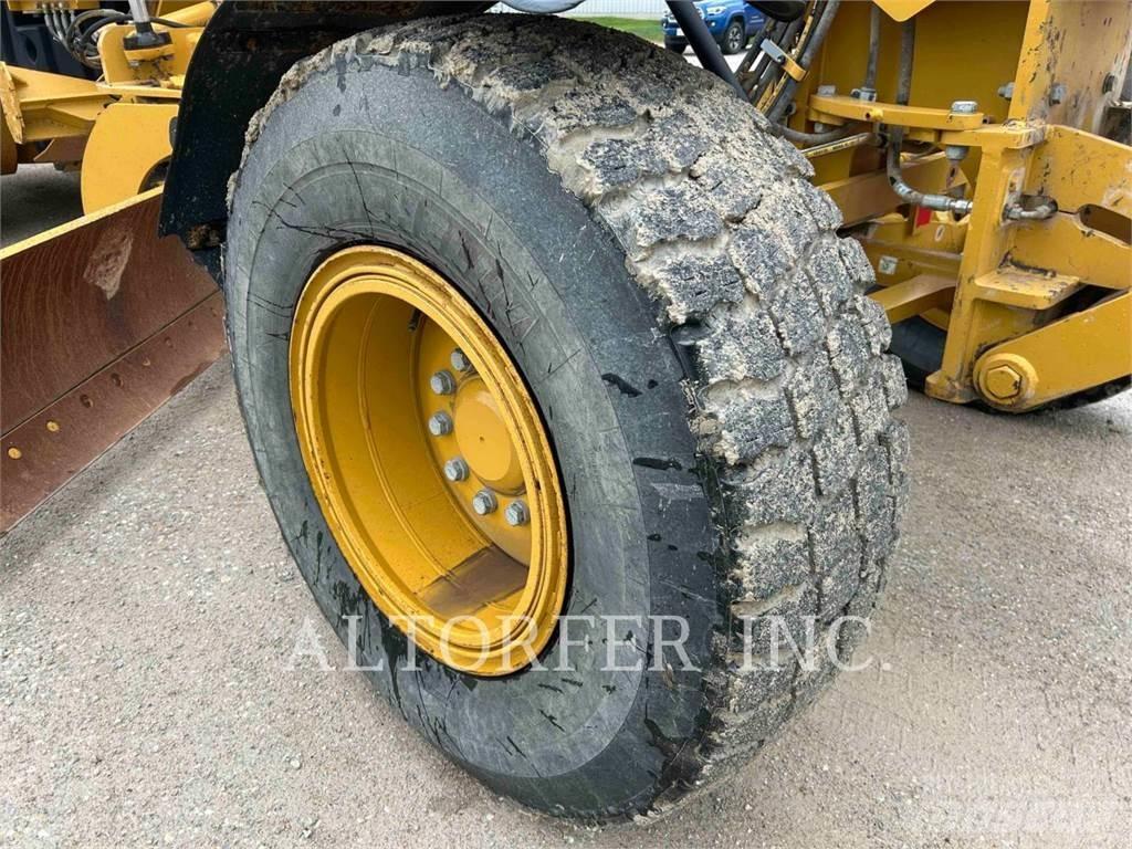 CAT 140M3 Tiehöylät