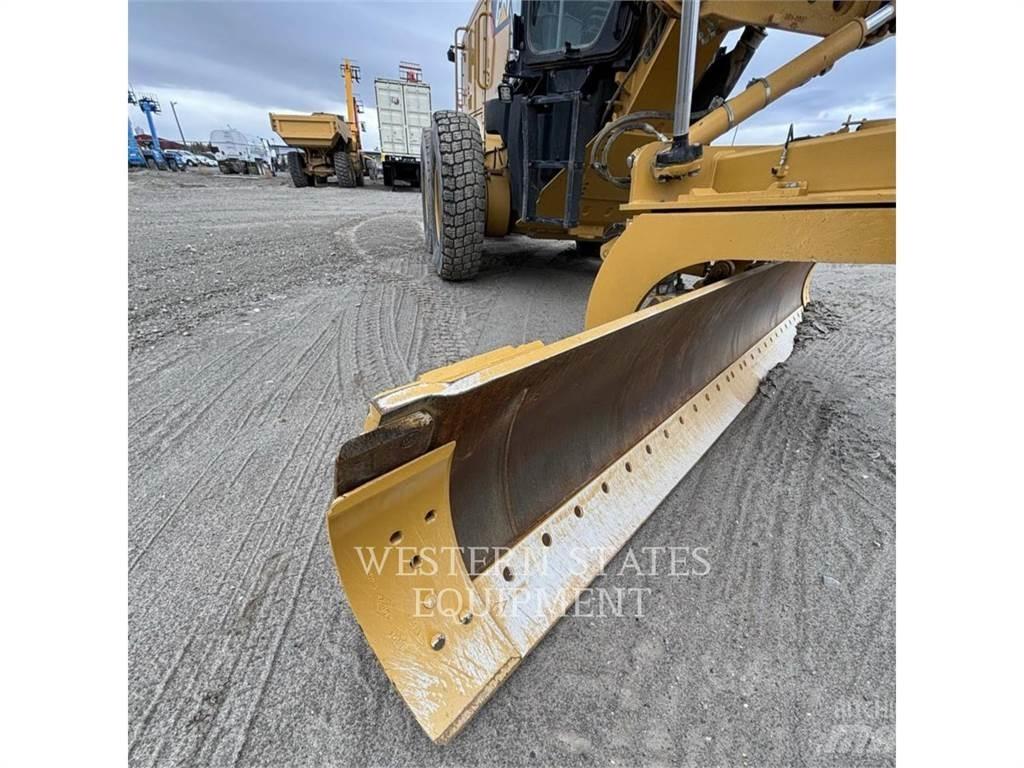 CAT 140M3 Tiehöylät
