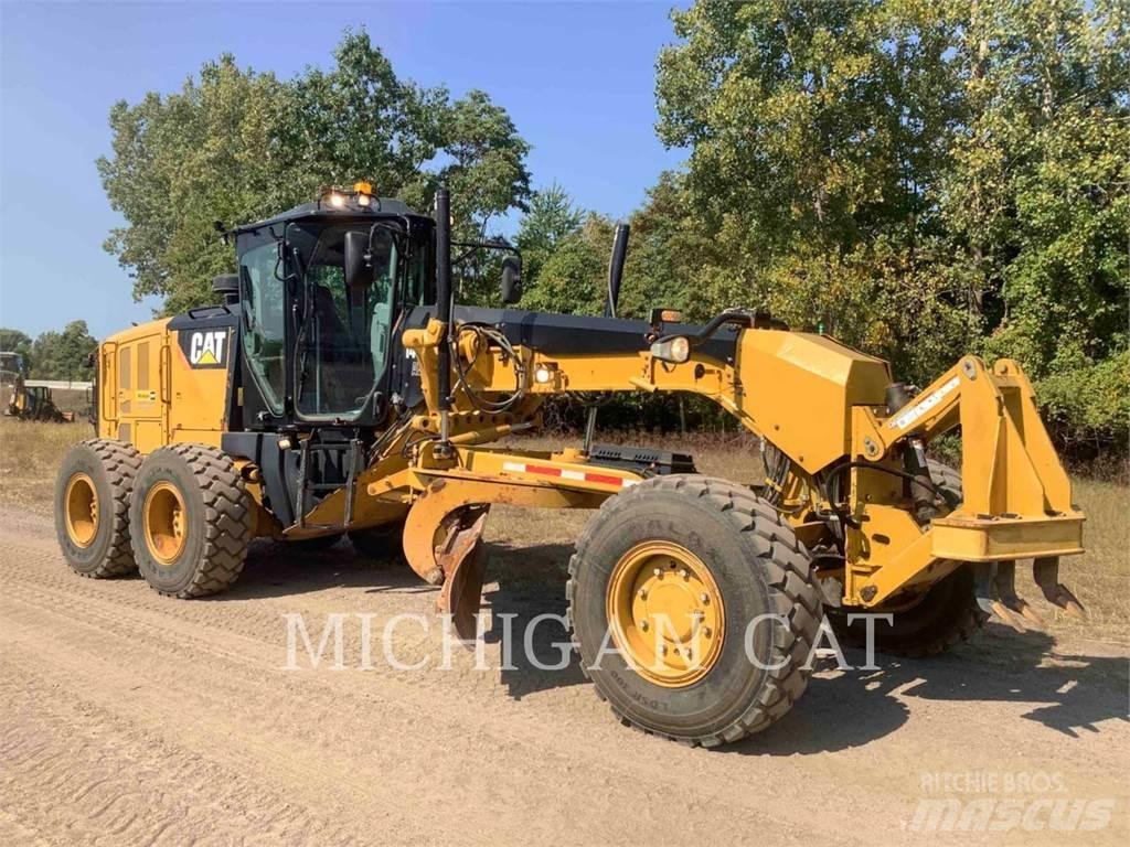 CAT 140M3 AWD Tiehöylät