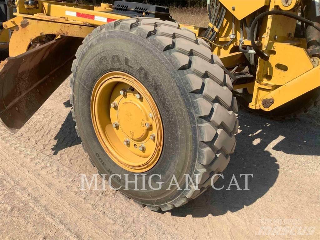 CAT 140M3 AWD Tiehöylät