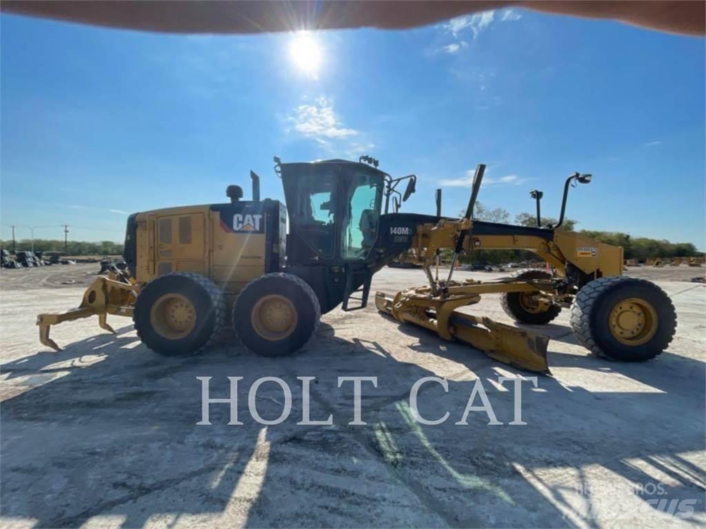 CAT 140M3 AWD Tiehöylät
