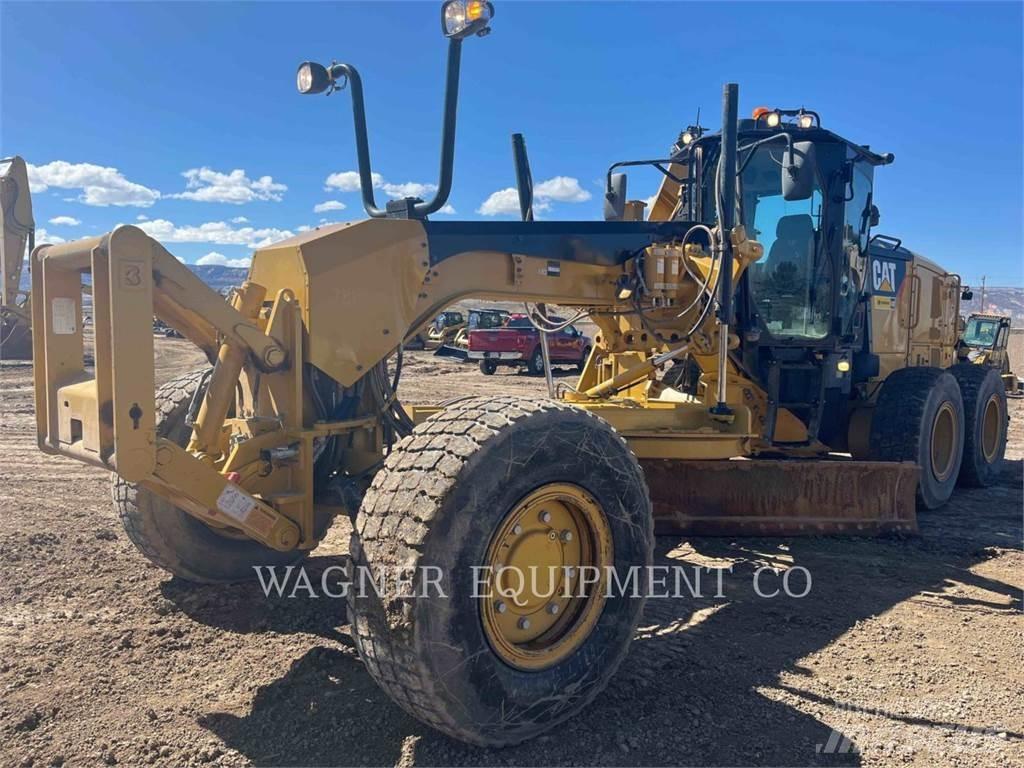 CAT 140M3 AWD Tiehöylät