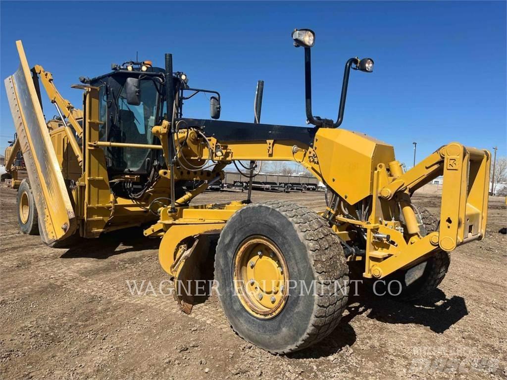 CAT 140M3 AWD Tiehöylät