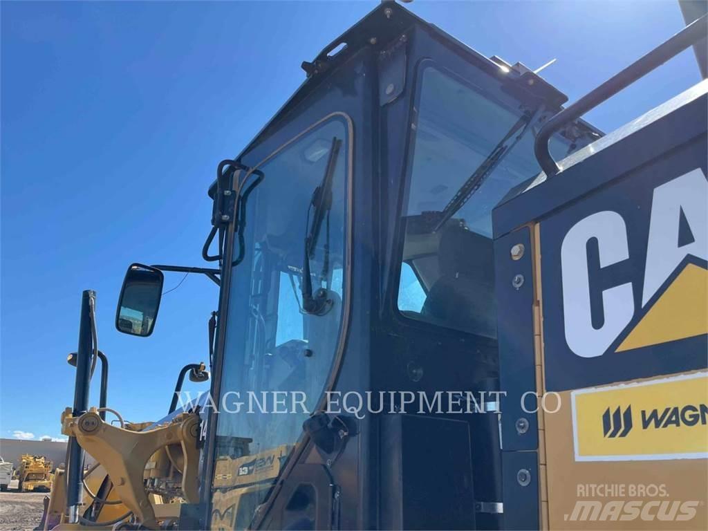 CAT 140M3 AWD Tiehöylät