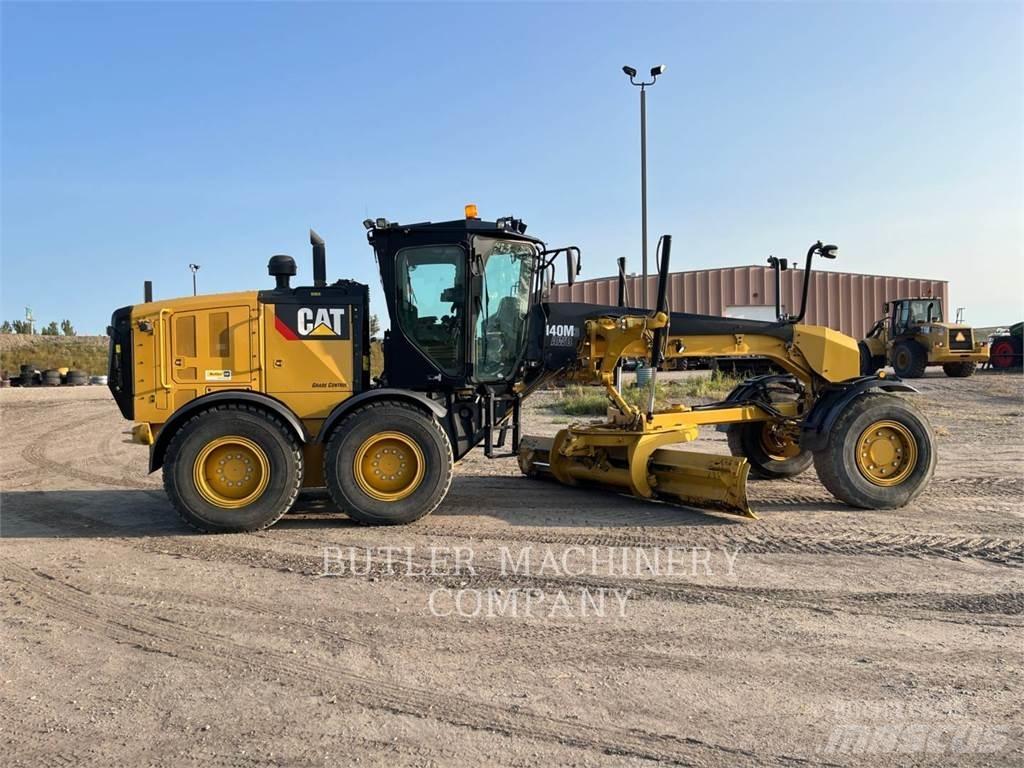 CAT 140M3 AWD Tiehöylät