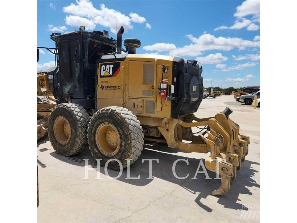 CAT 140M3 AWD Tiehöylät