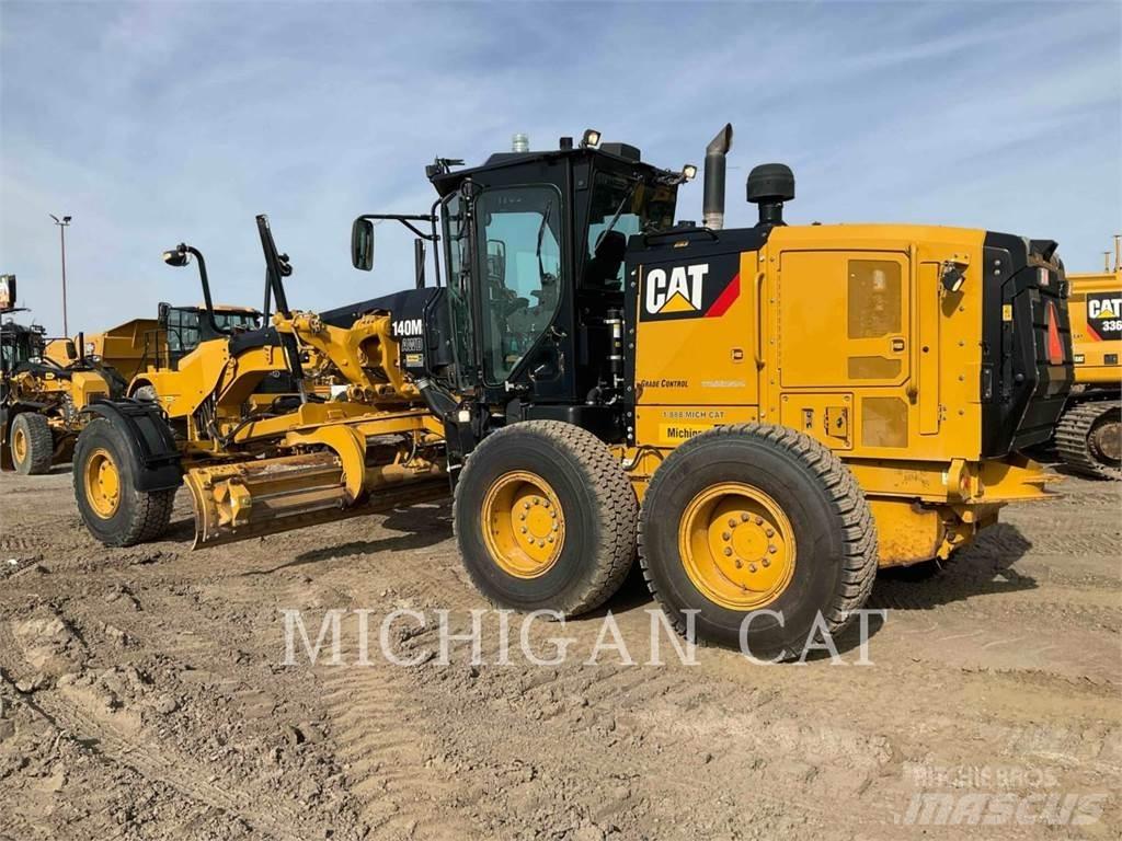 CAT 140M3 AWD Tiehöylät