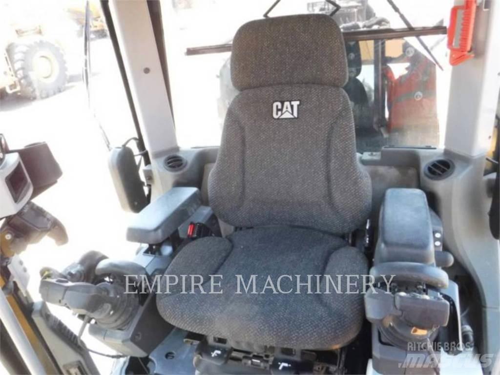CAT 140M3 AWD Tiehöylät