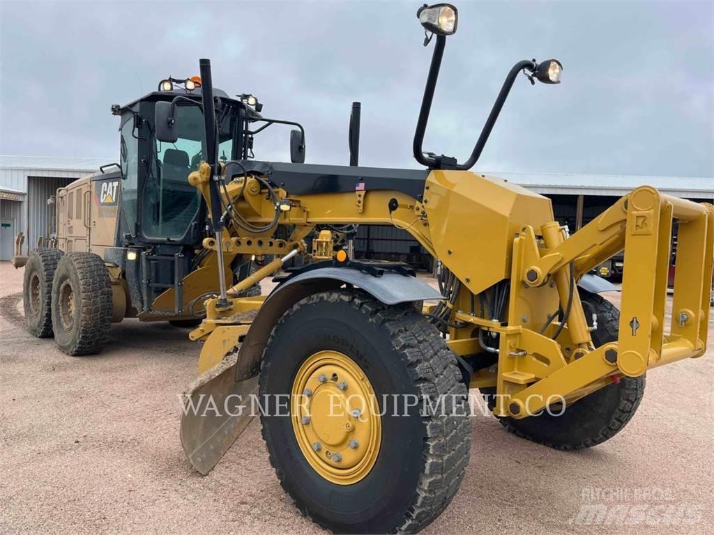 CAT 140M3 AWD Tiehöylät
