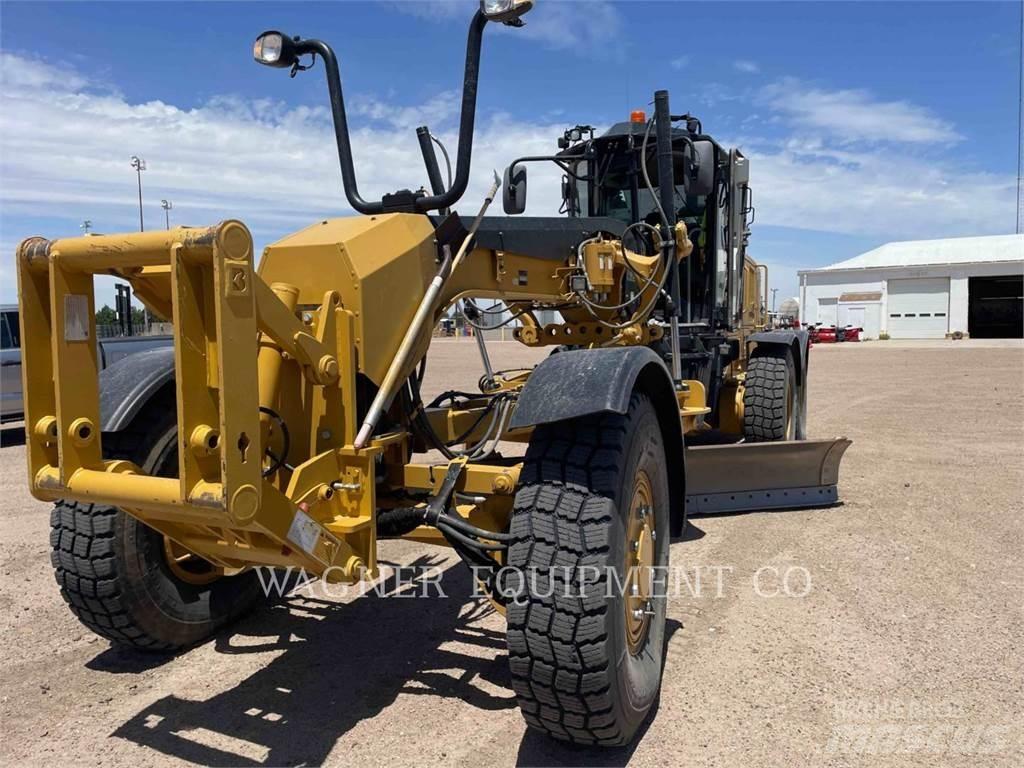 CAT 140M3 AWD Tiehöylät
