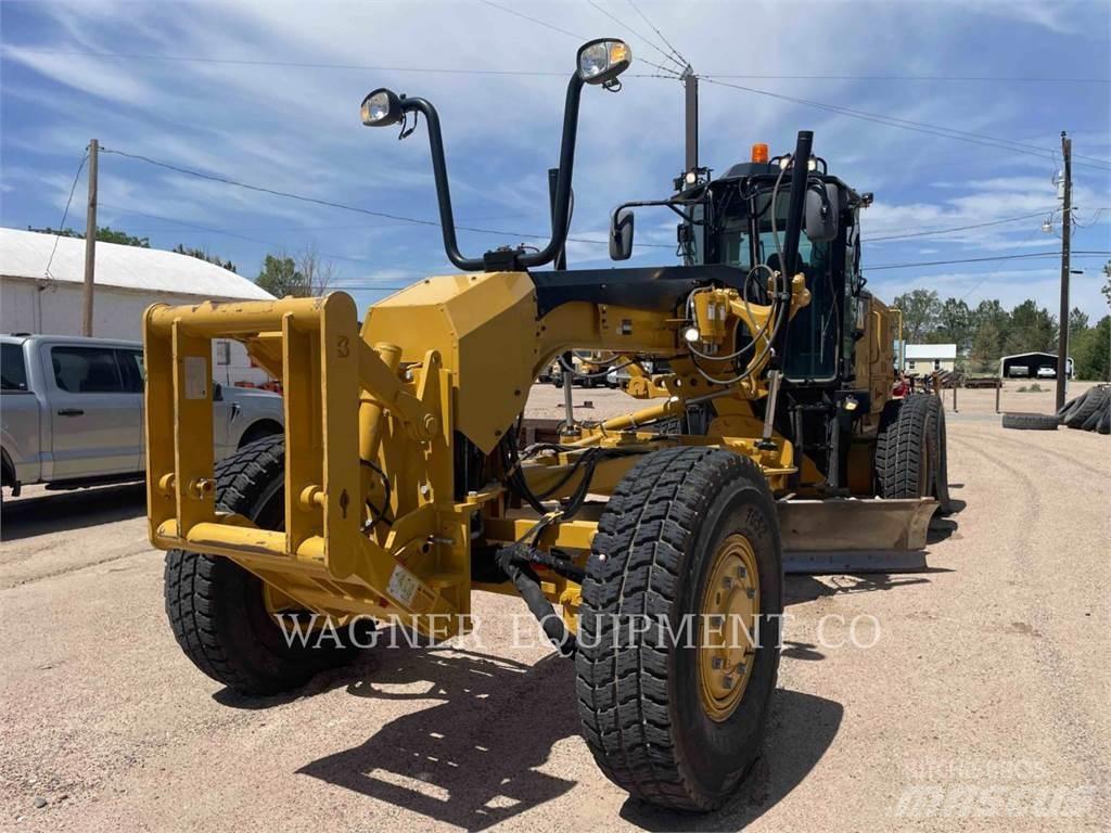 CAT 140M3 AWD Tiehöylät