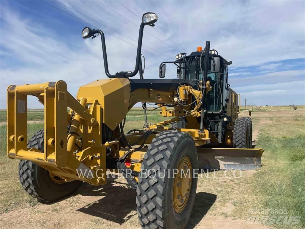 CAT 140M3 AWD Tiehöylät