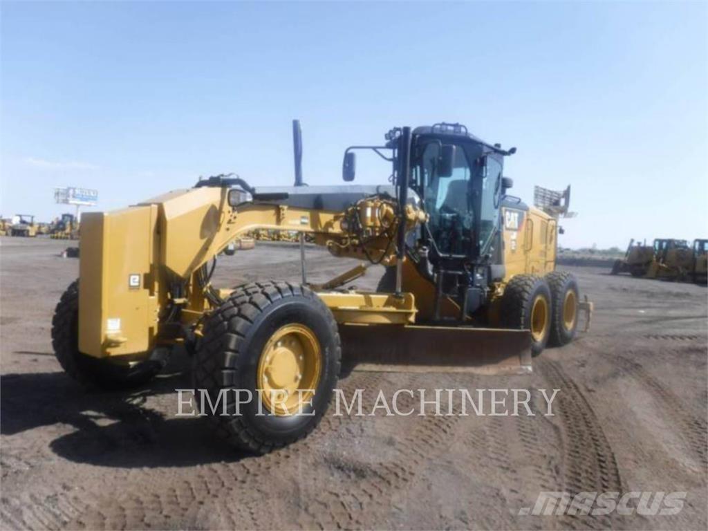 CAT 140M3 AWD Tiehöylät