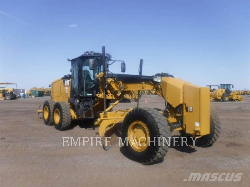 CAT 140M3 AWD Tiehöylät