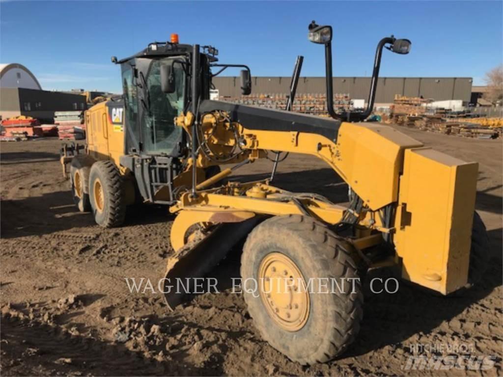 CAT 140M3 AWD Tiehöylät
