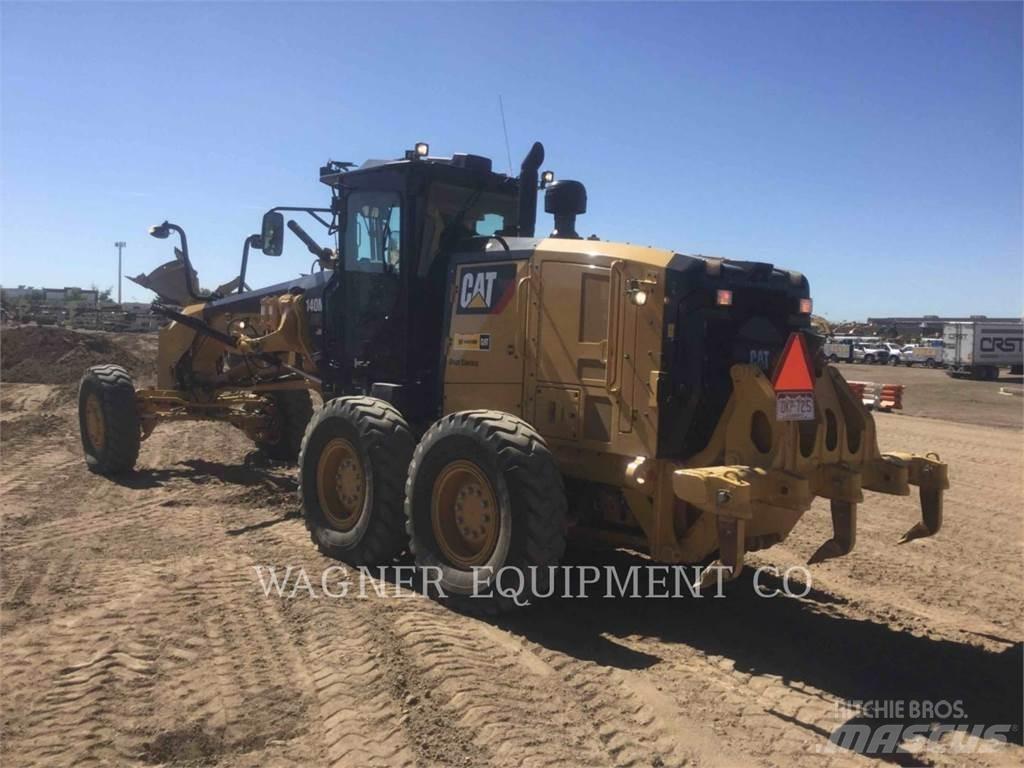 CAT 140M3 AWD Tiehöylät
