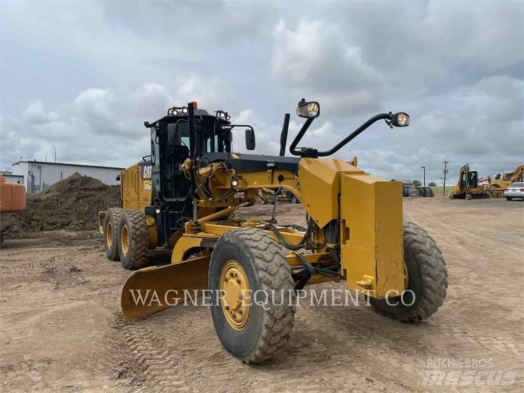 CAT 140M3 AWD Tiehöylät