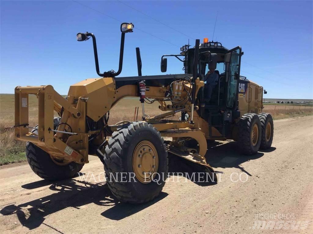 CAT 140M3 AWD Tiehöylät