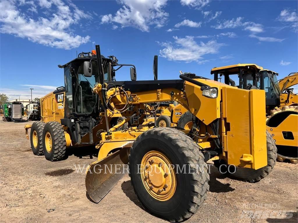 CAT 140M3 AWD Tiehöylät
