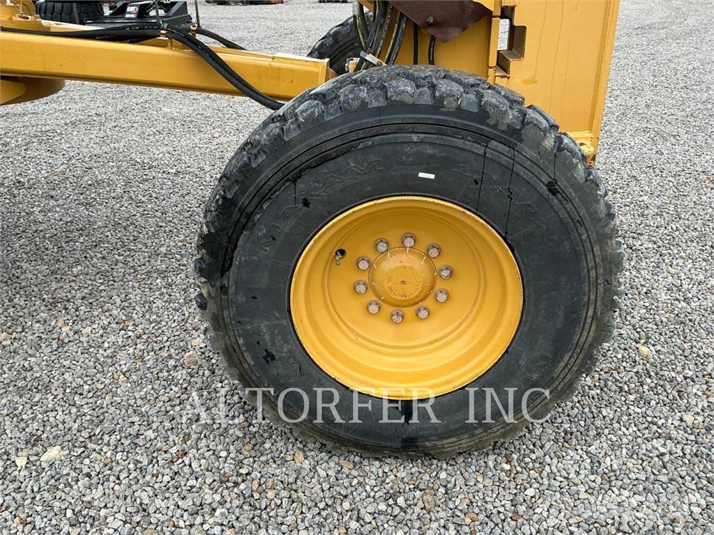 CAT 140M3 R Tiehöylät