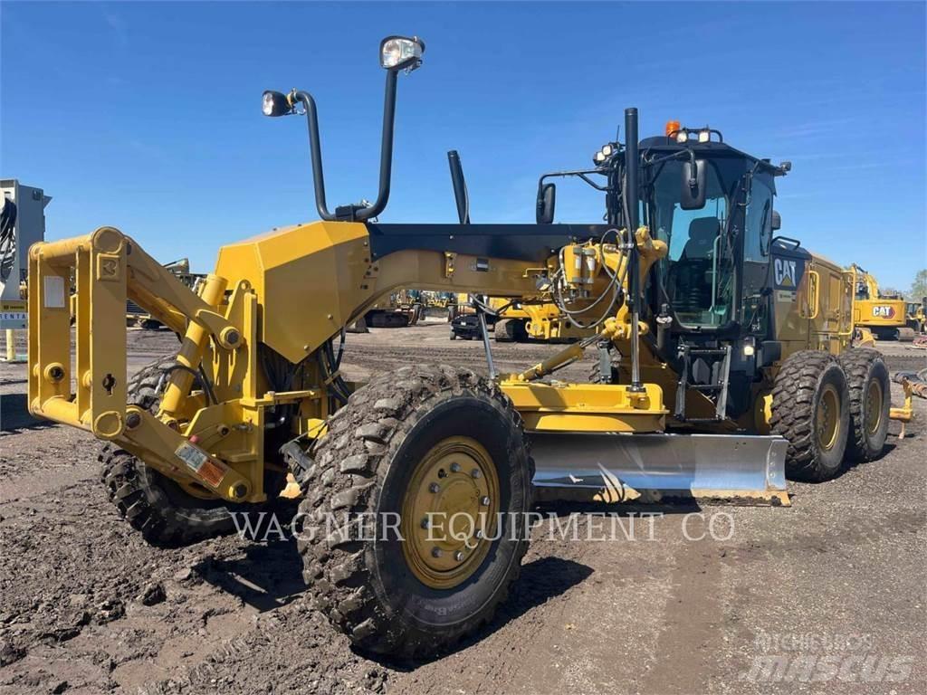 CAT 140M3AWD Tiehöylät