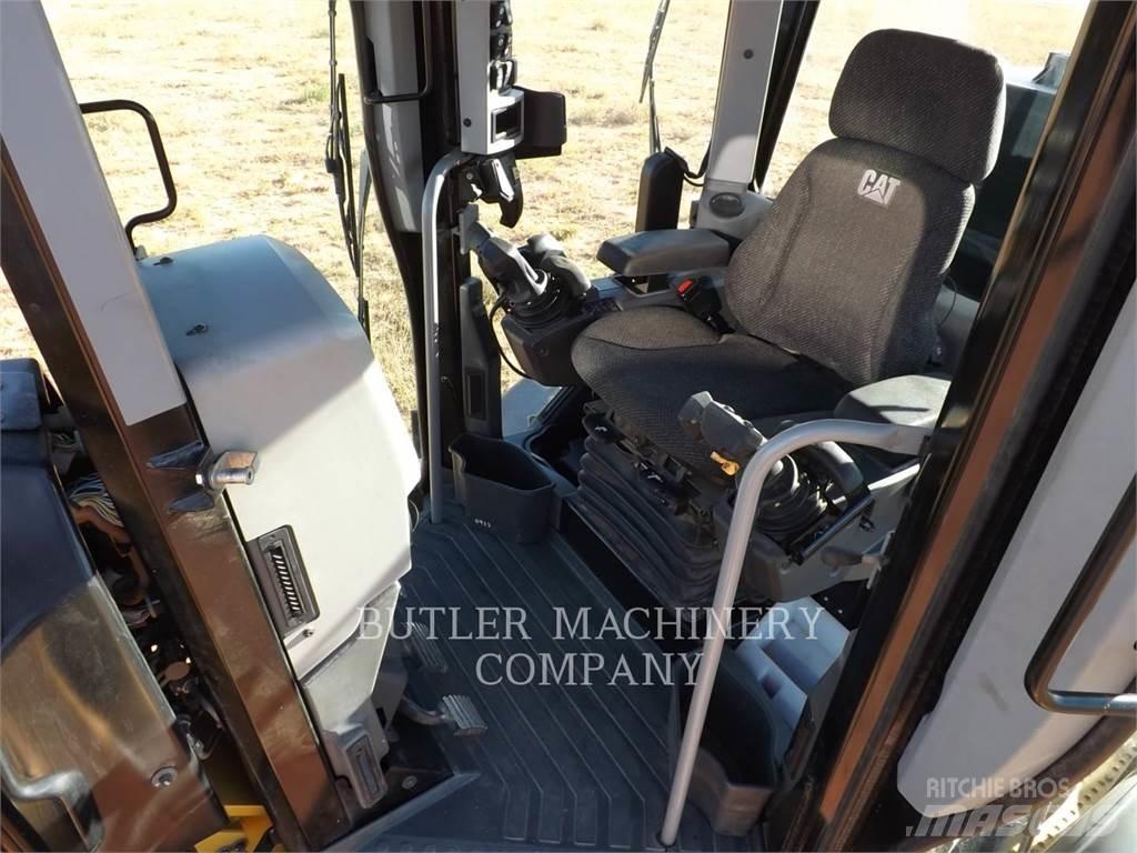 CAT 140M3AWD Tiehöylät