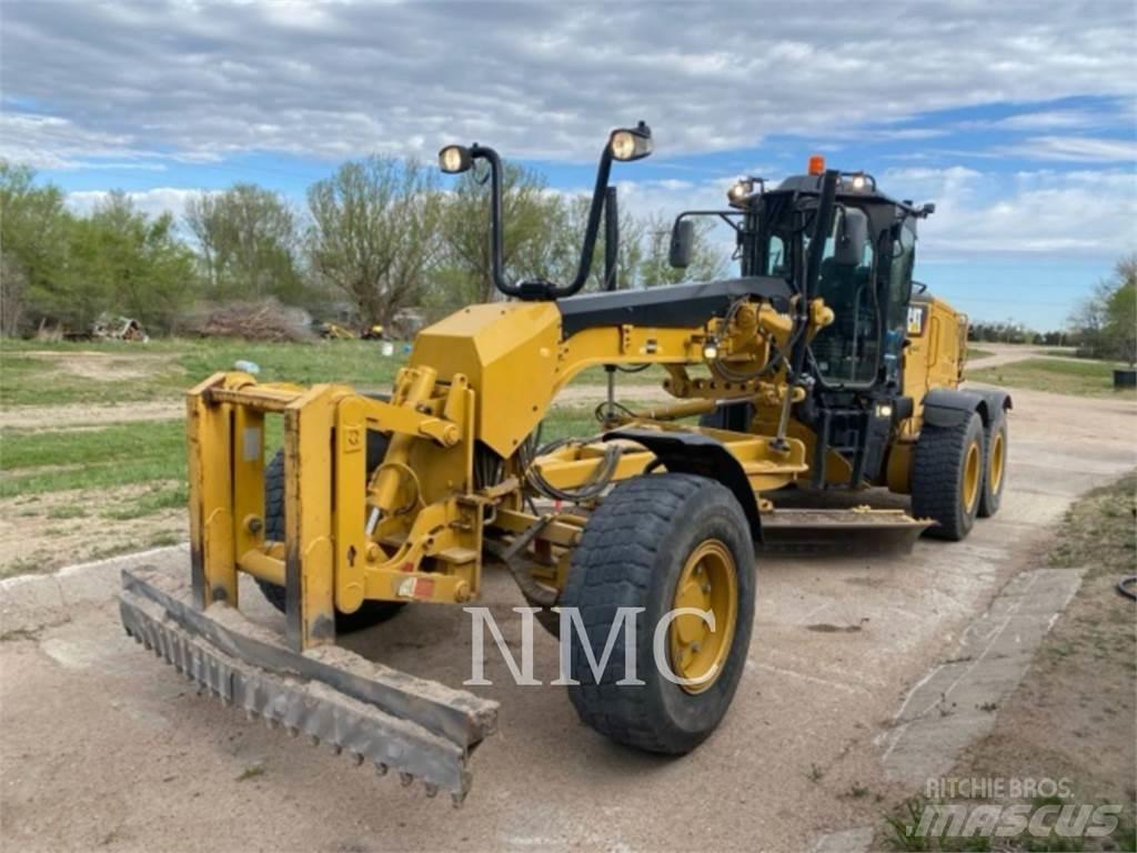 CAT 140M3AWD Tiehöylät