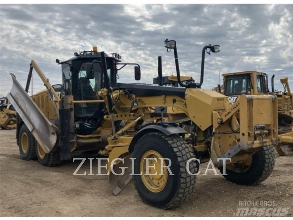 CAT 140M3AWD Tiehöylät