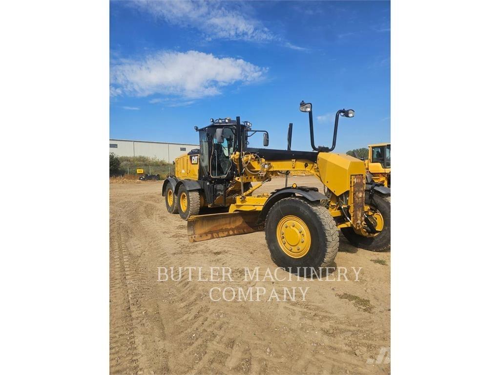 CAT 140M3AWD Tiehöylät