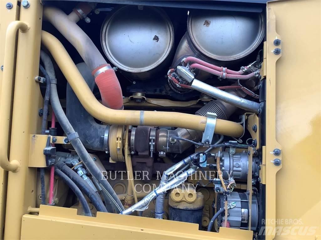 CAT 140M3AWDB Tiehöylät