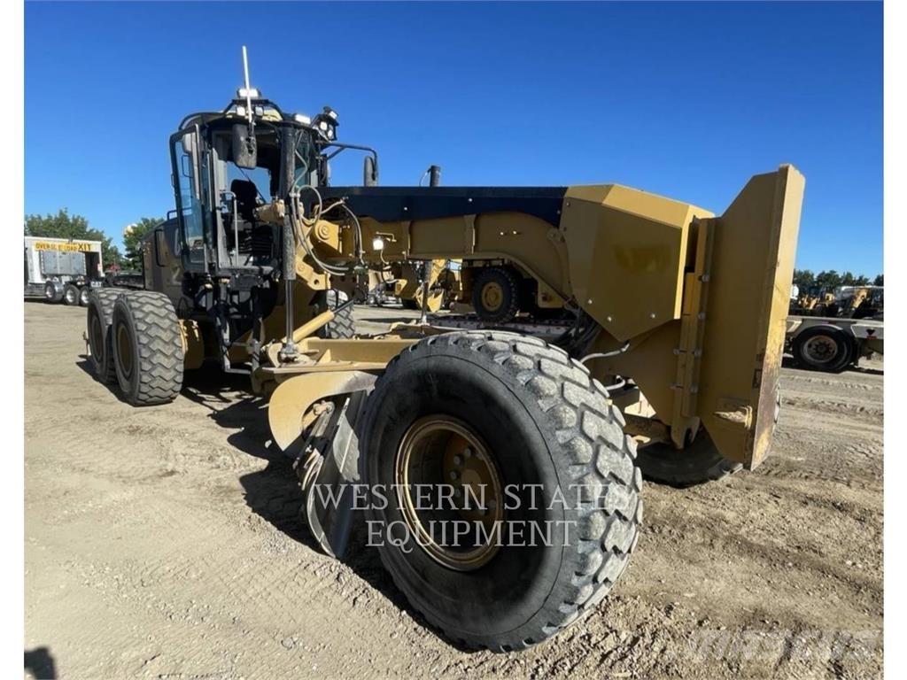 CAT 14M Tiehöylät