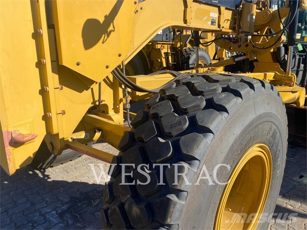 CAT 14M Tiehöylät