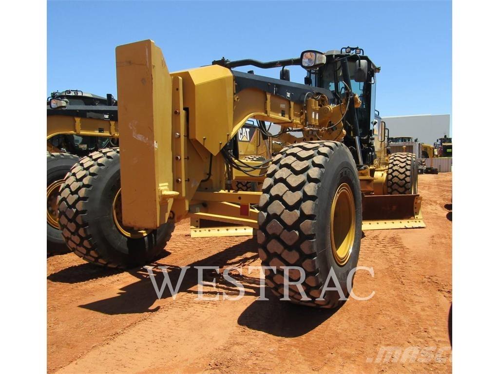 CAT 14M Tiehöylät