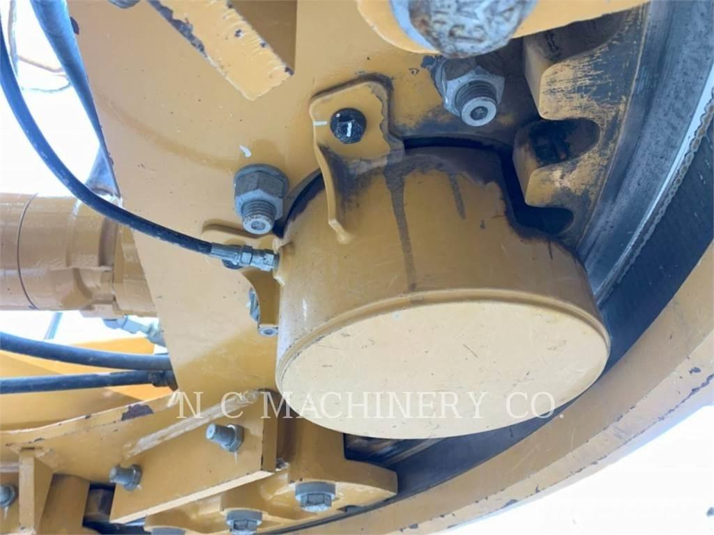 CAT 150-15AWD Tiehöylät