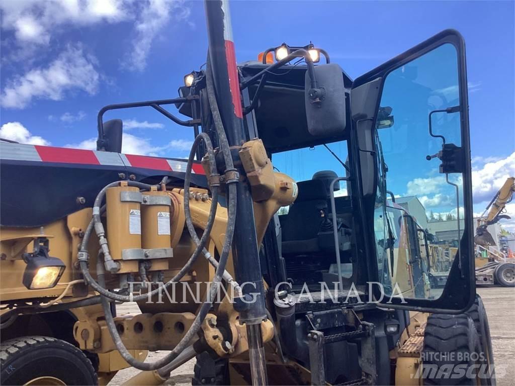 CAT 160M Tiehöylät