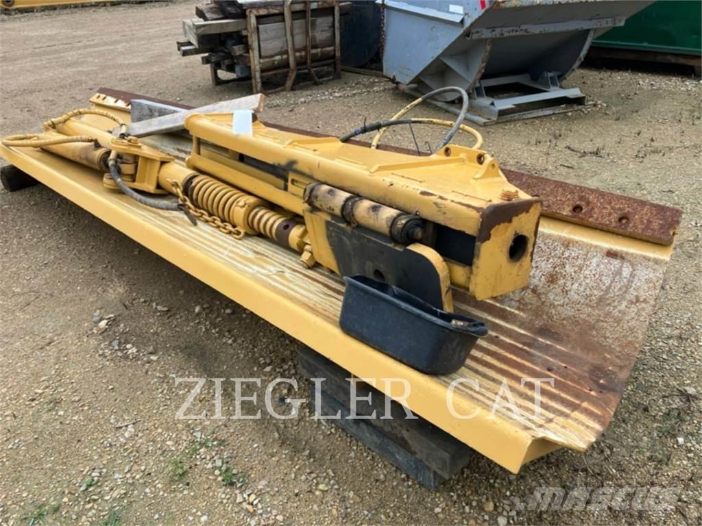 CAT 160M Tiehöylät