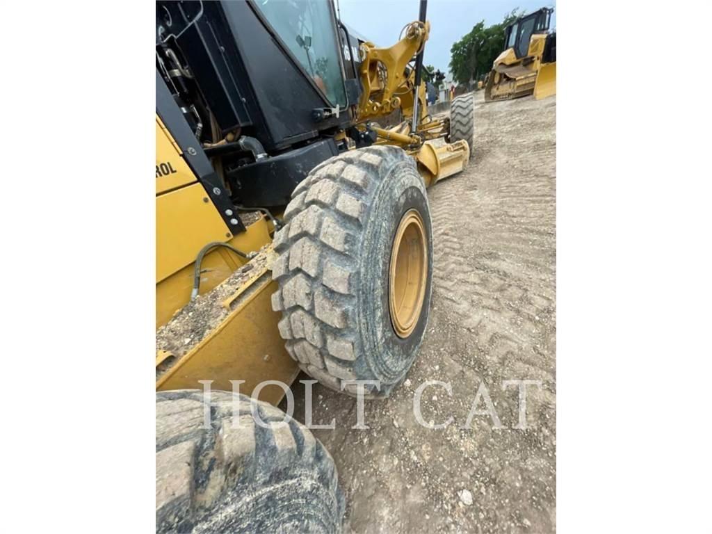 CAT 160M3 Tiehöylät