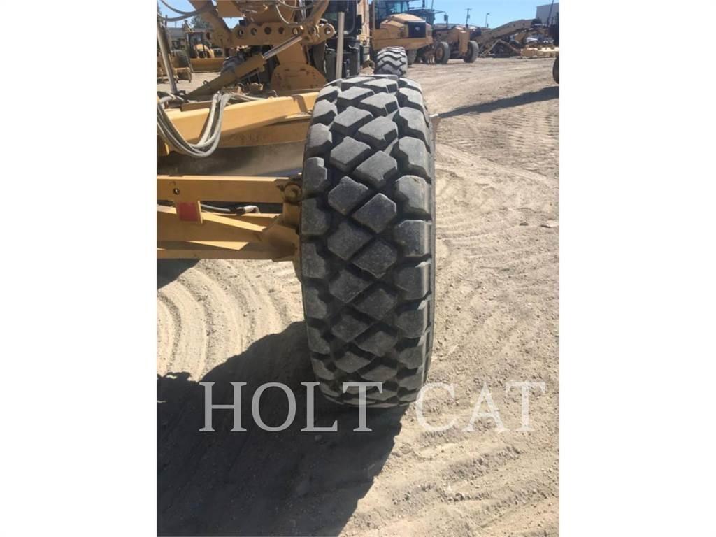 CAT 160M3 Tiehöylät