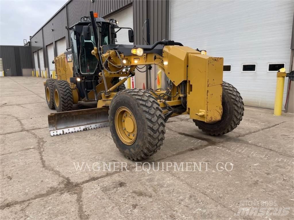 CAT 160M3 AWD Tiehöylät