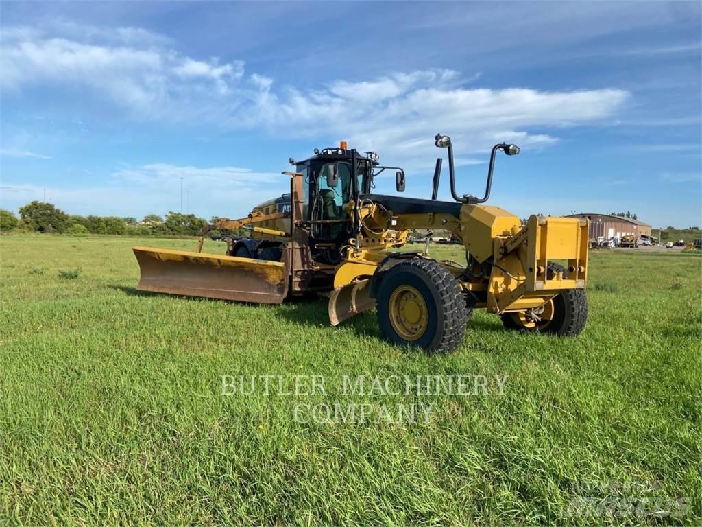 CAT 160M3 AWD Tiehöylät