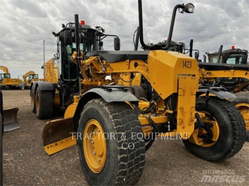 CAT 160M3 AWD Tiehöylät