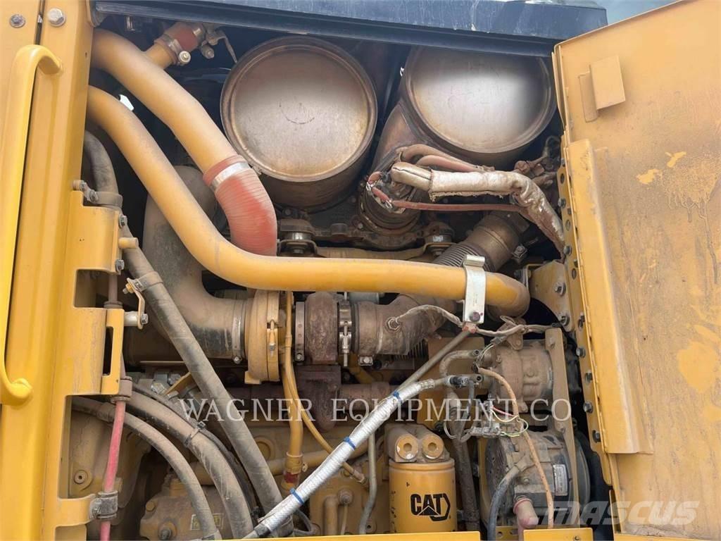 CAT 160M3 AWD Tiehöylät