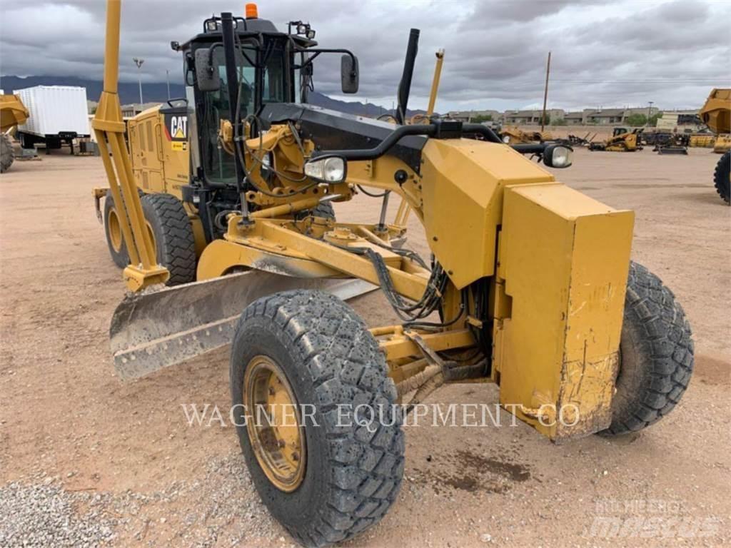 CAT 160M3 AWD Tiehöylät