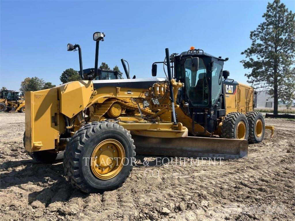 CAT 160M3 AWD Tiehöylät