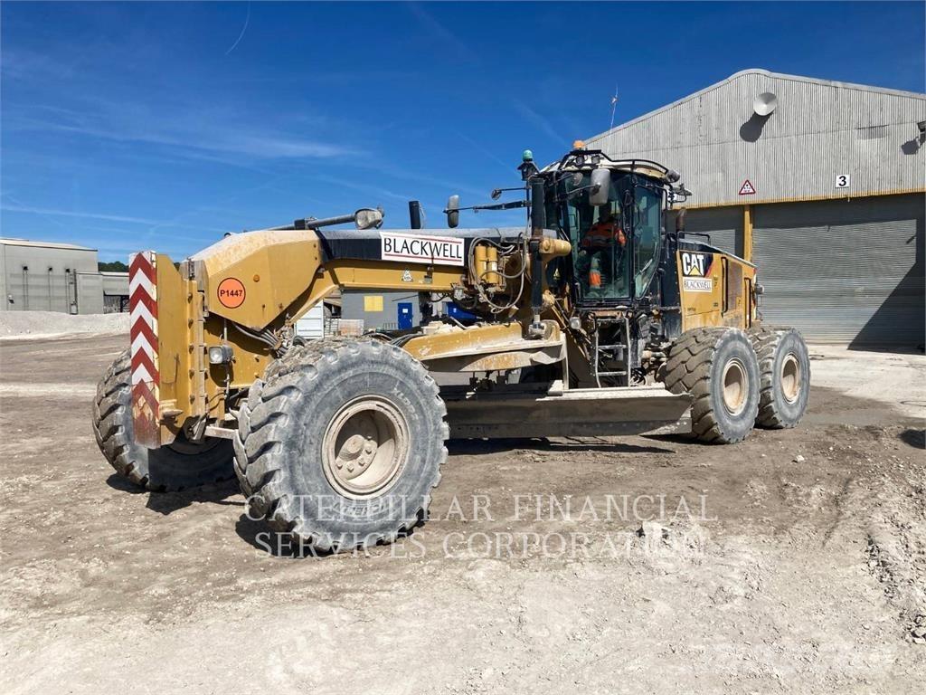 CAT 16M Tiehöylät