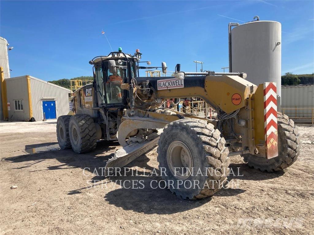 CAT 16M Tiehöylät