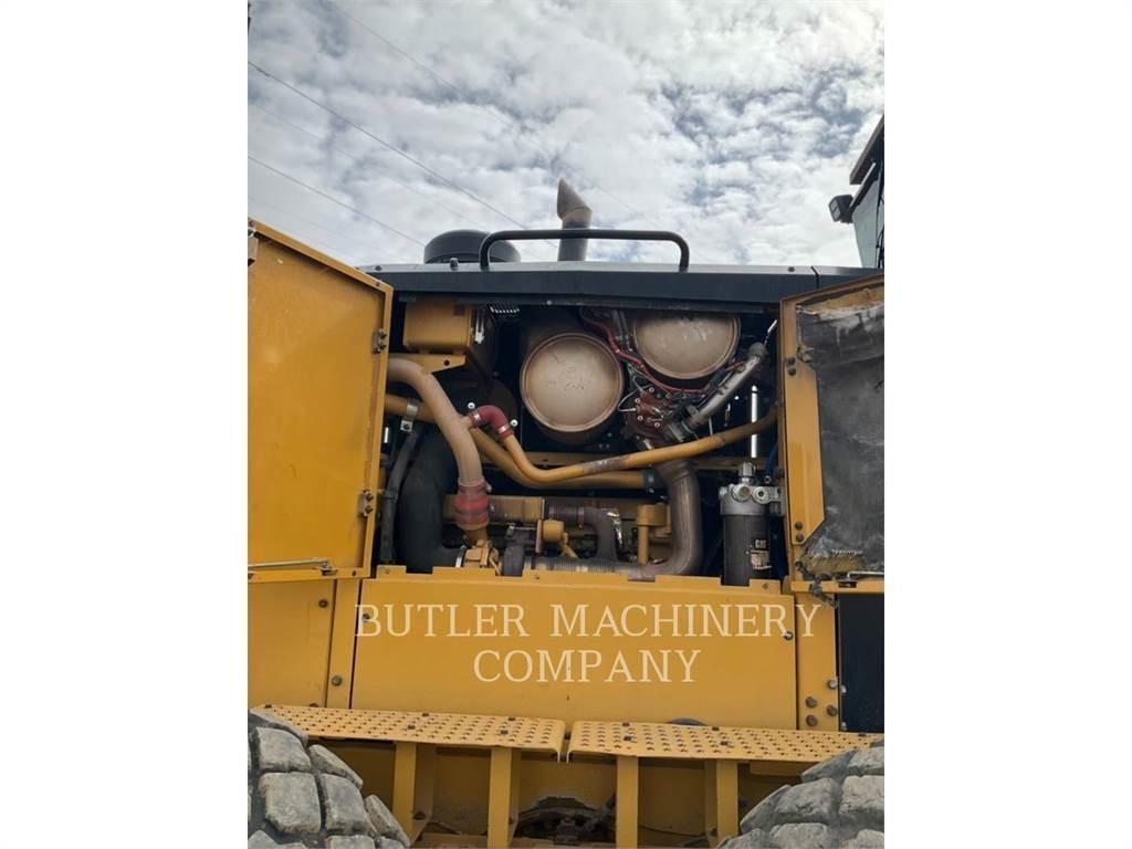CAT 16M3 Tiehöylät