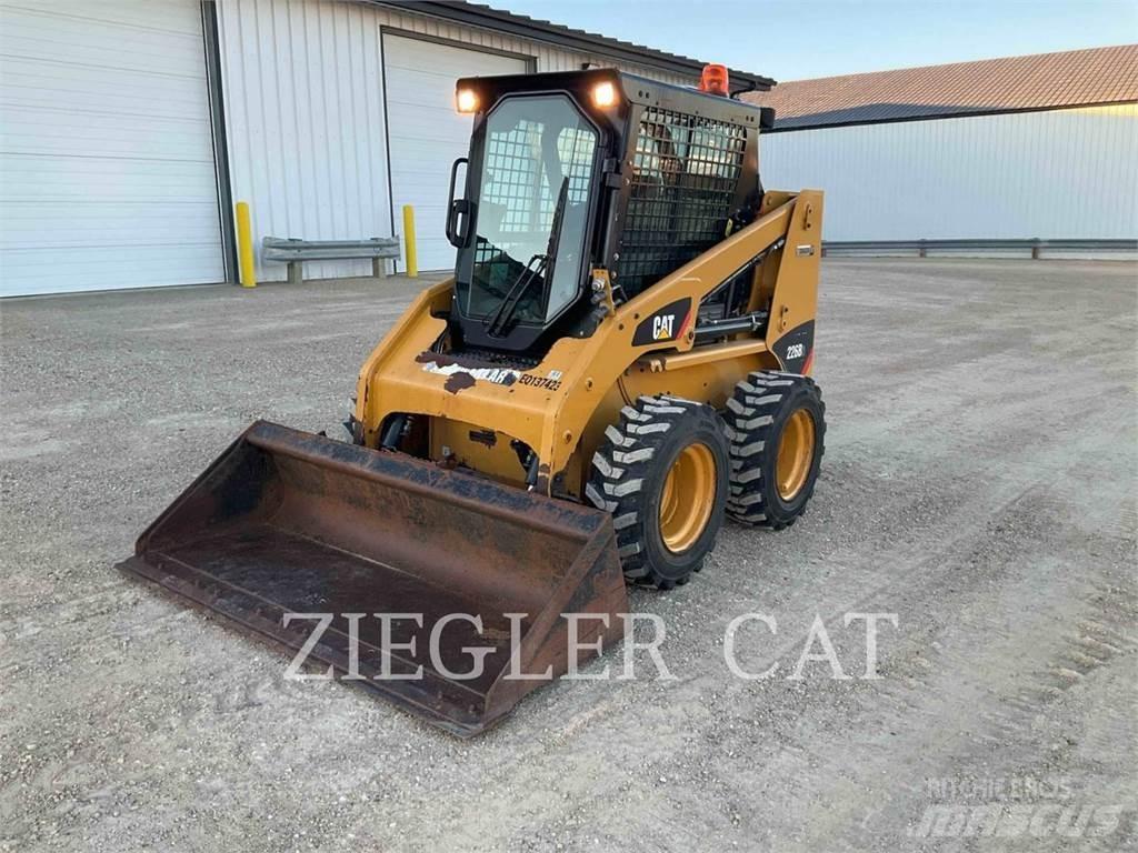 CAT 226B3 Liukuohjatut kuormaajat